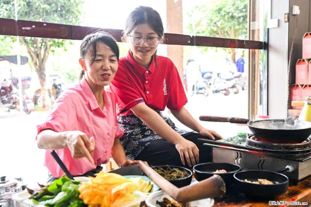 全网追的“扁担女孩”，找了一份暑假工，时薪12元 - 聊城生活资讯 - 聊城28生活网 lc.28life.net